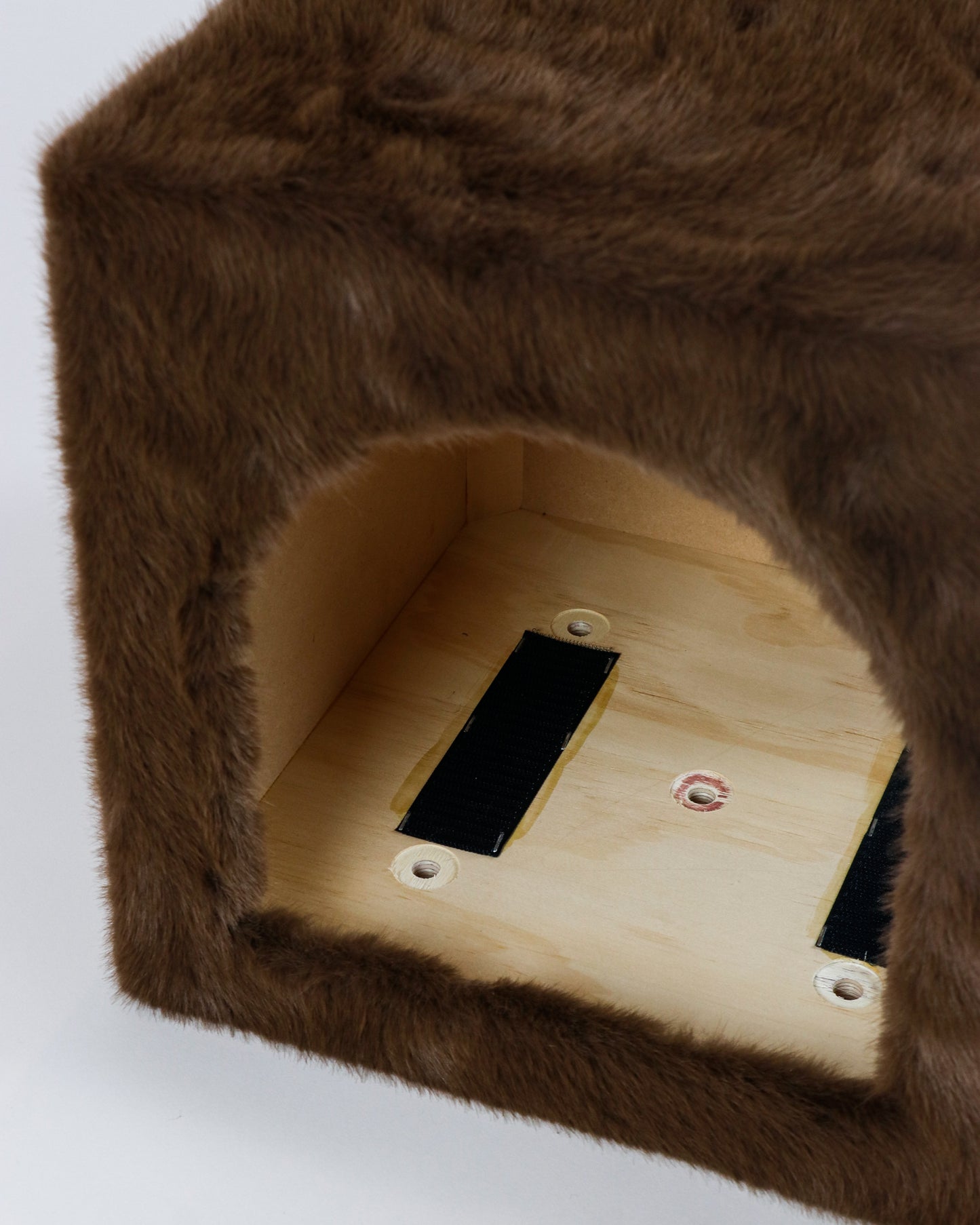 PLUSH CAT HOUSE
